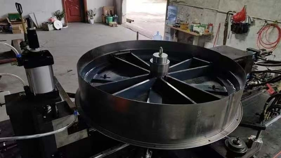 Automatische hydraulische blaasmachine voor het maken van flens voor asventilatoren